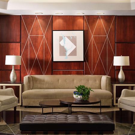 Hotel Hilton Arlington Extérieur photo