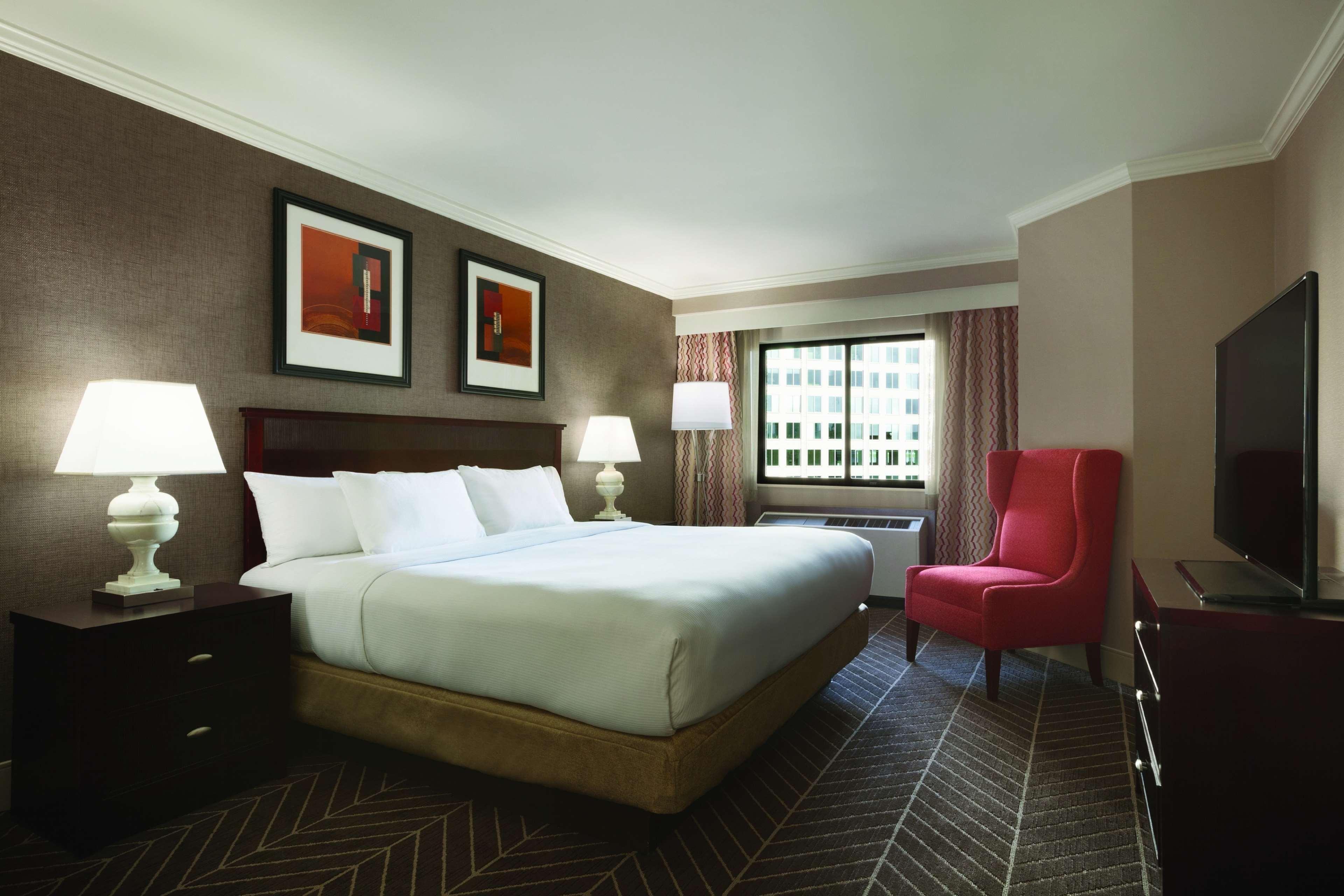 Hotel Hilton Arlington Extérieur photo