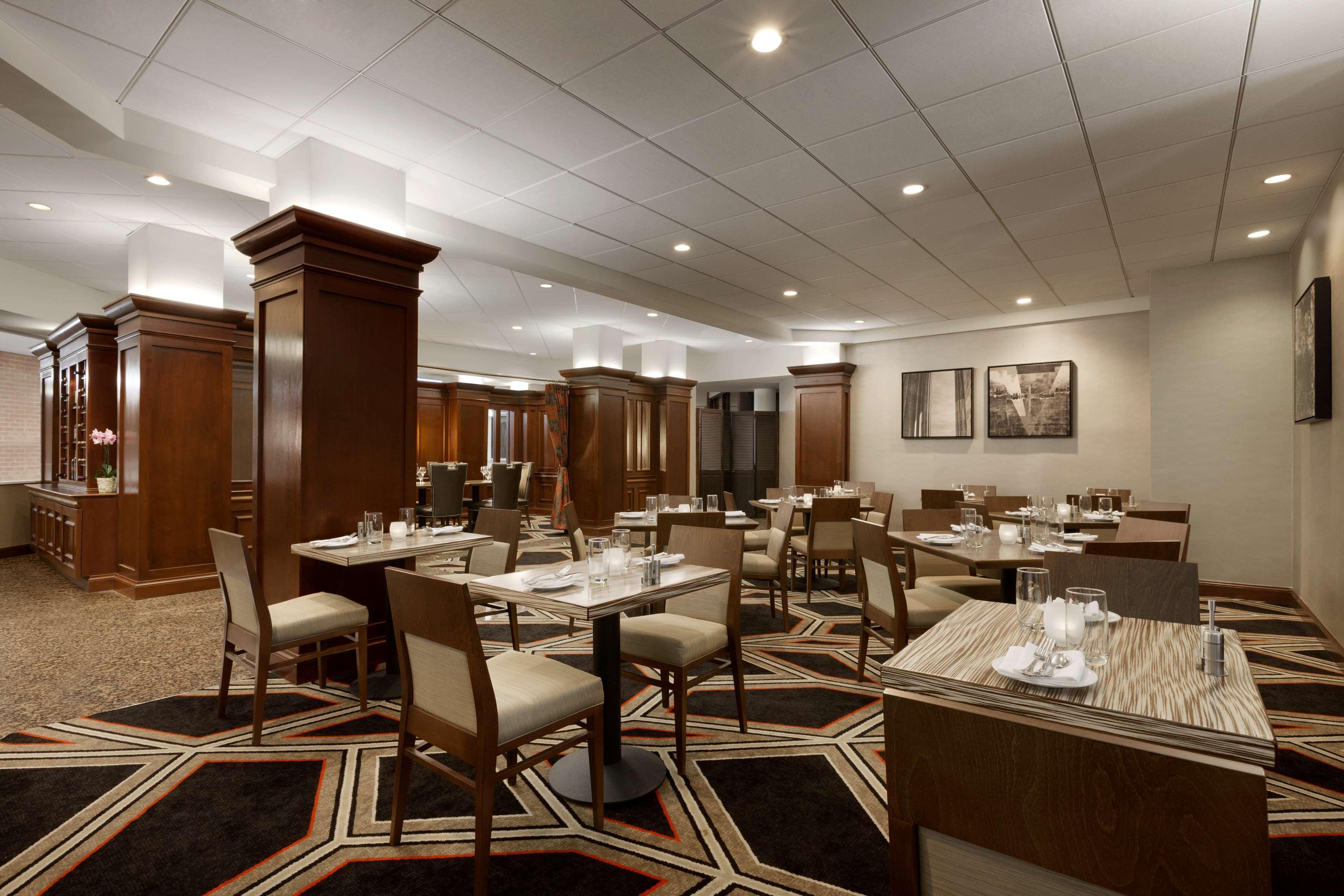 Hotel Hilton Arlington Extérieur photo