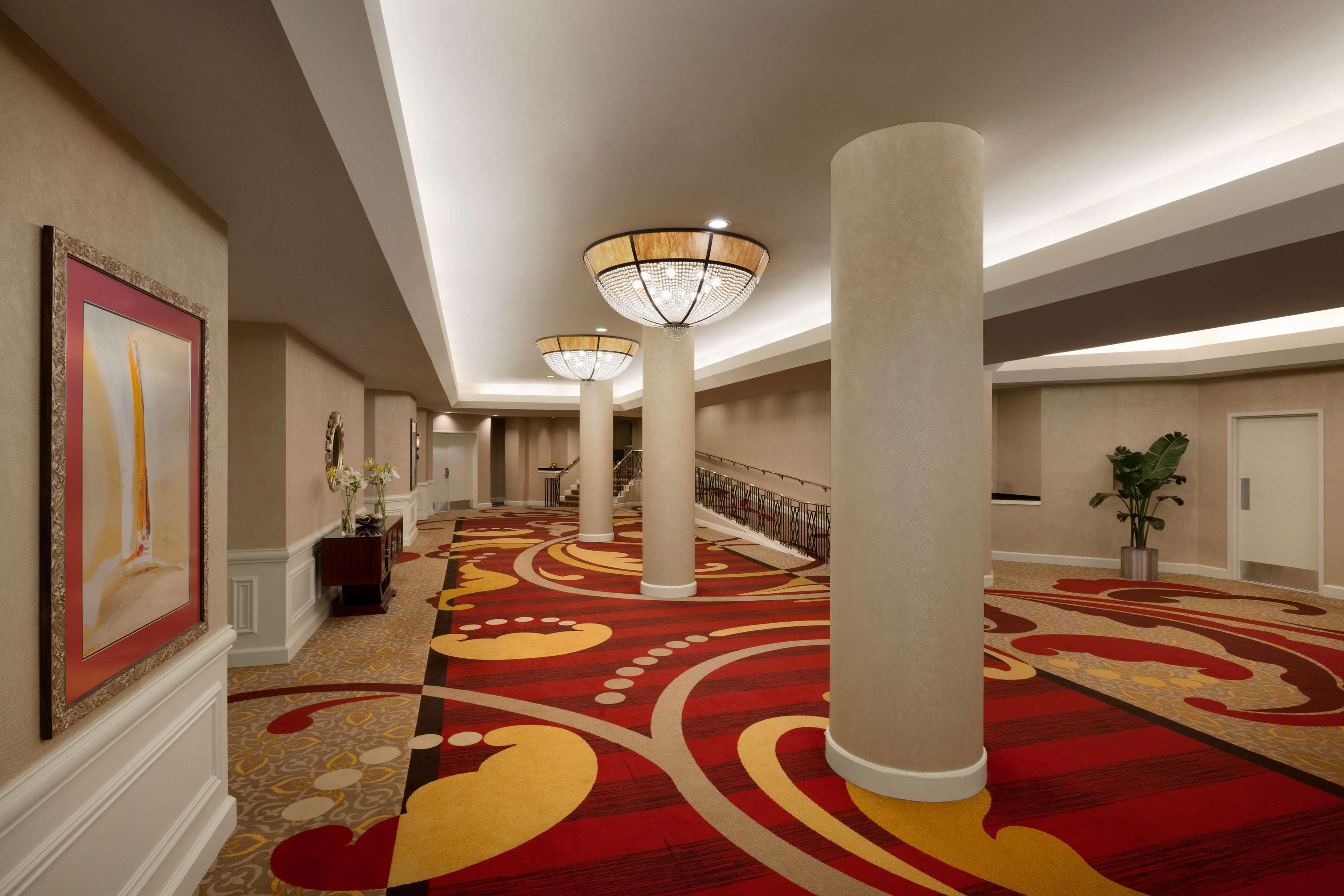 Hotel Hilton Arlington Extérieur photo