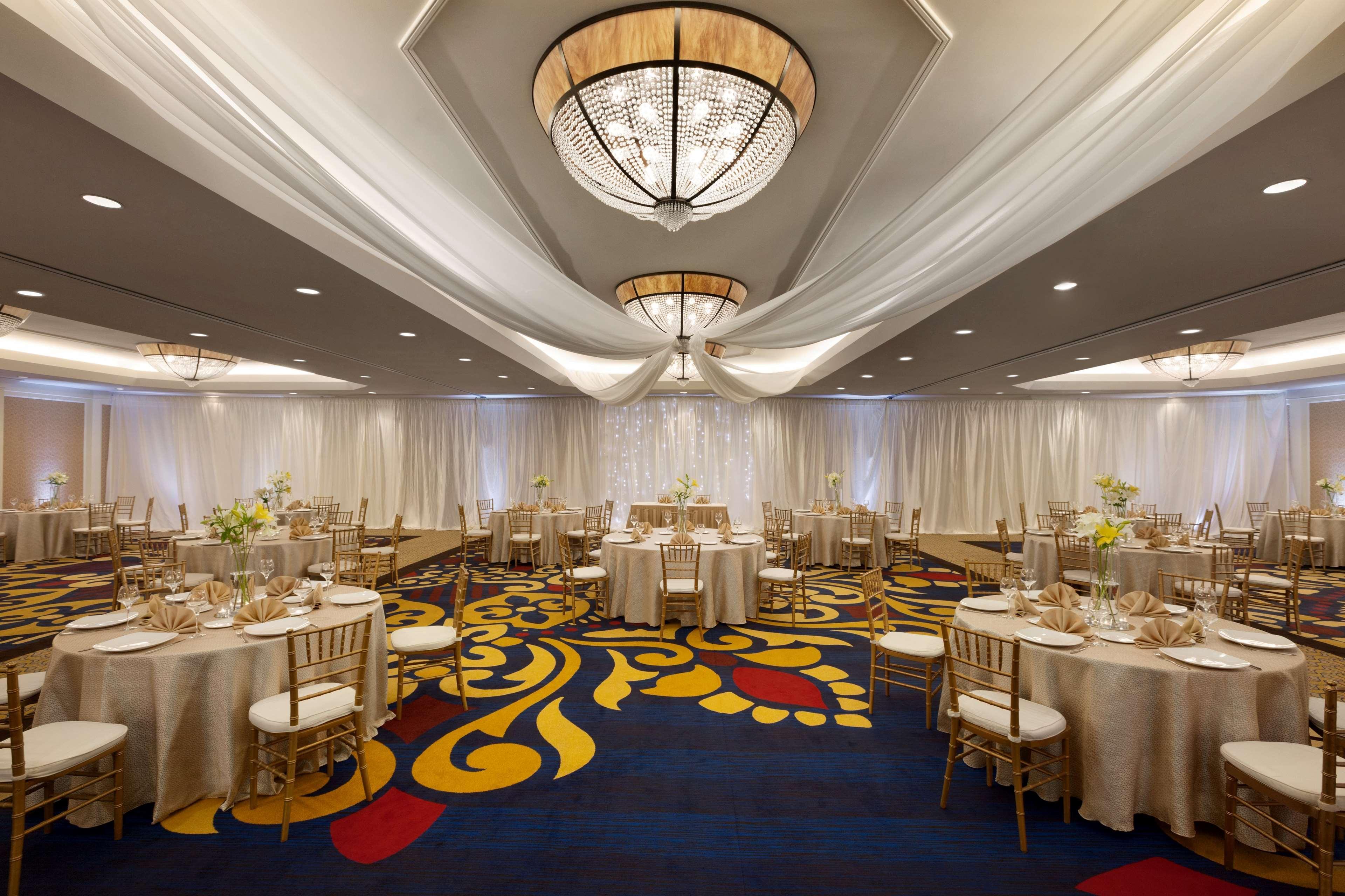 Hotel Hilton Arlington Extérieur photo