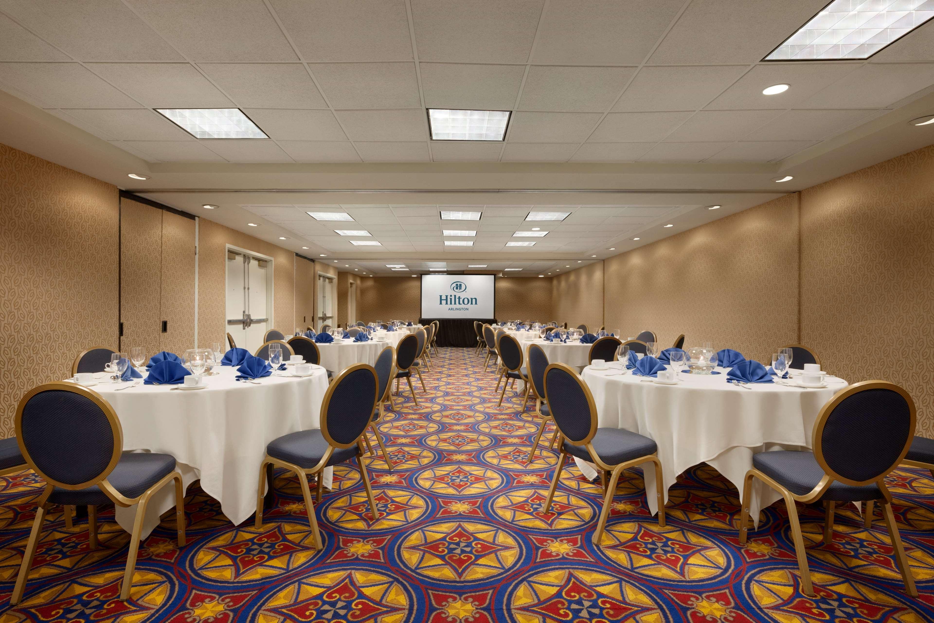 Hotel Hilton Arlington Extérieur photo