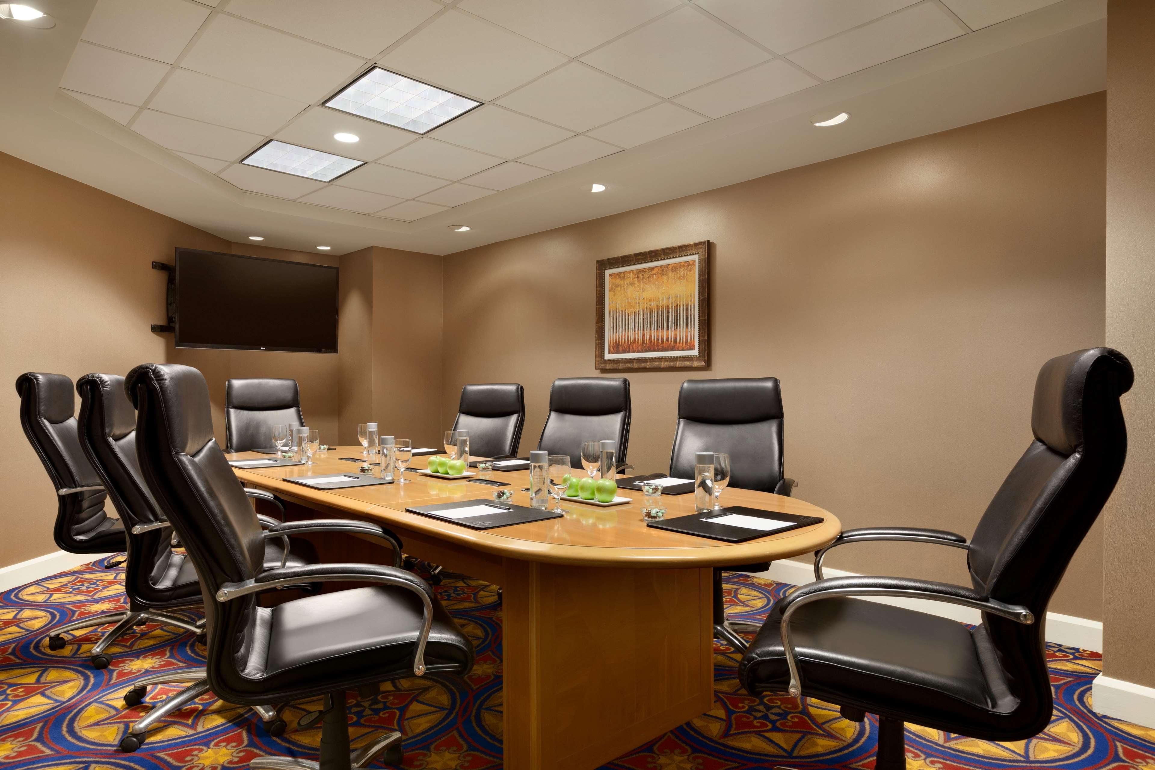 Hotel Hilton Arlington Extérieur photo