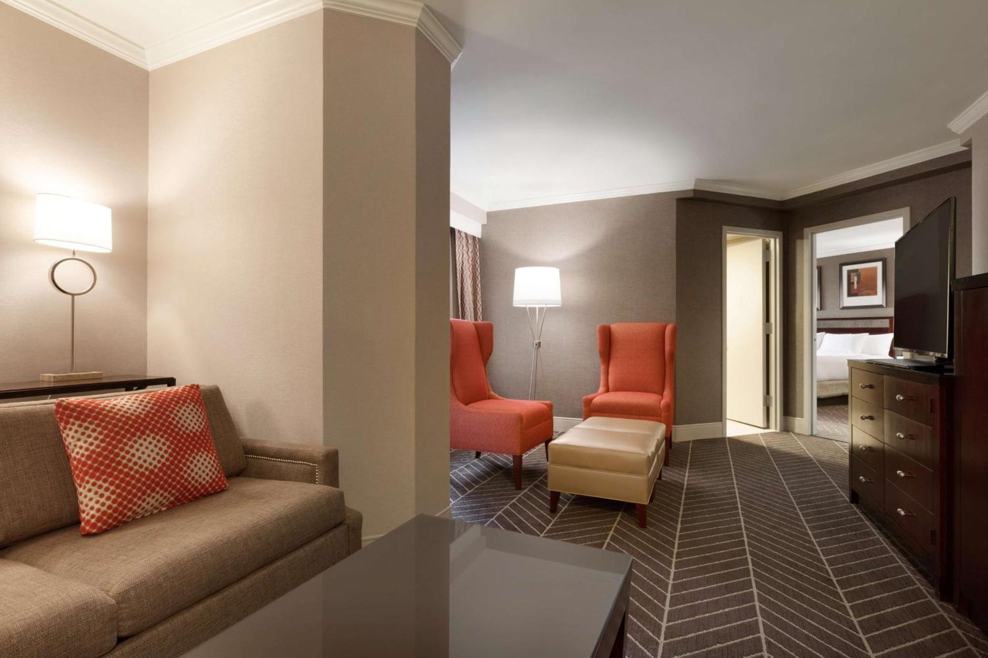 Hotel Hilton Arlington Extérieur photo