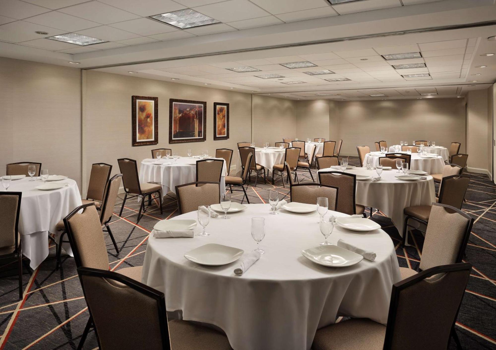Hotel Hilton Arlington Extérieur photo