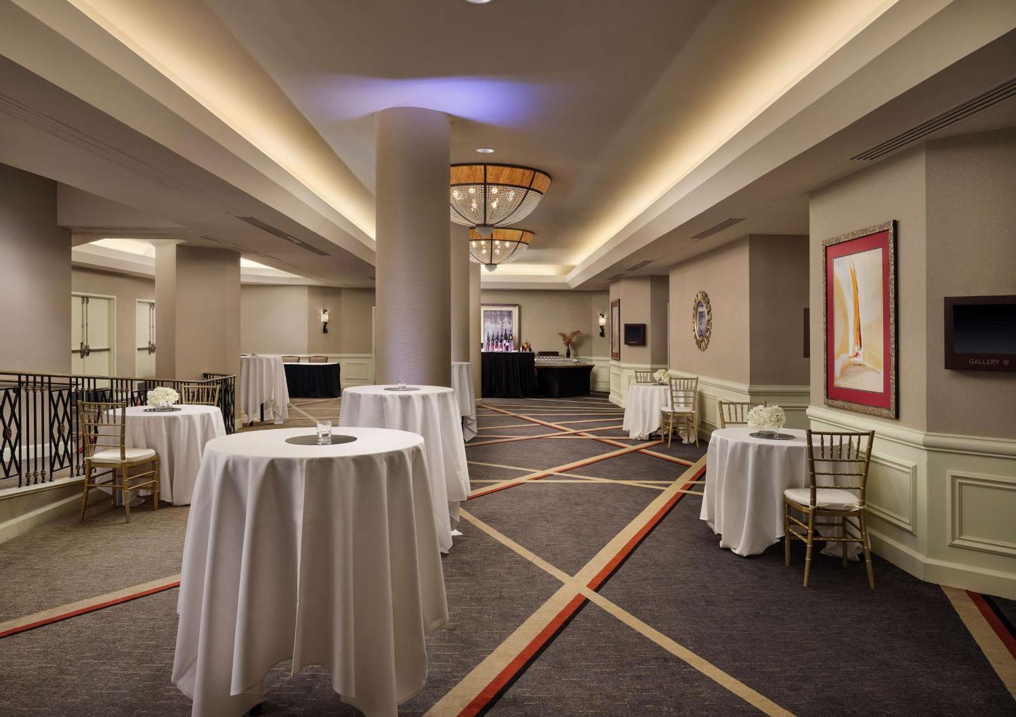 Hotel Hilton Arlington Extérieur photo