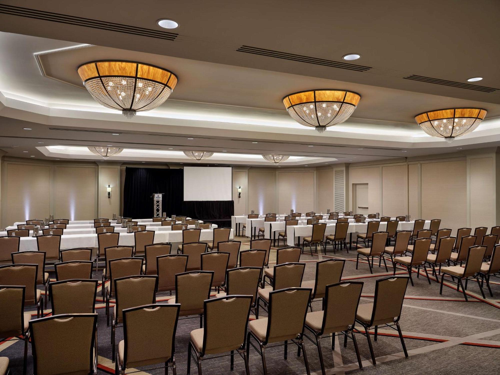 Hotel Hilton Arlington Extérieur photo