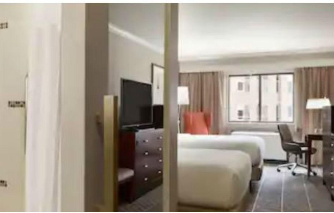 Hotel Hilton Arlington Extérieur photo